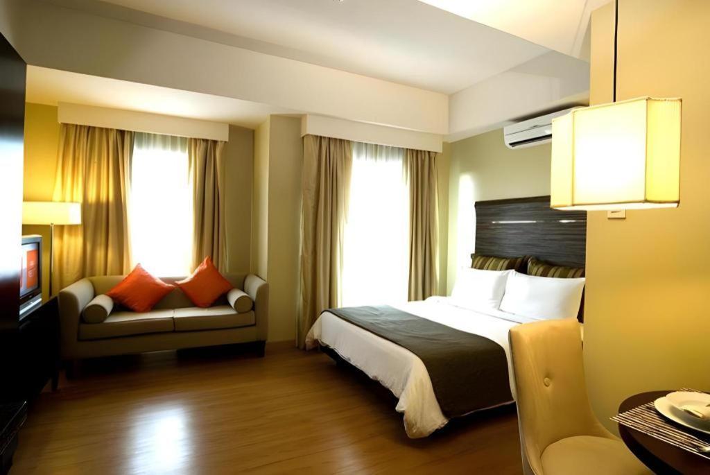 Lancaster Hotel Manila Mandaluyong Екстериор снимка