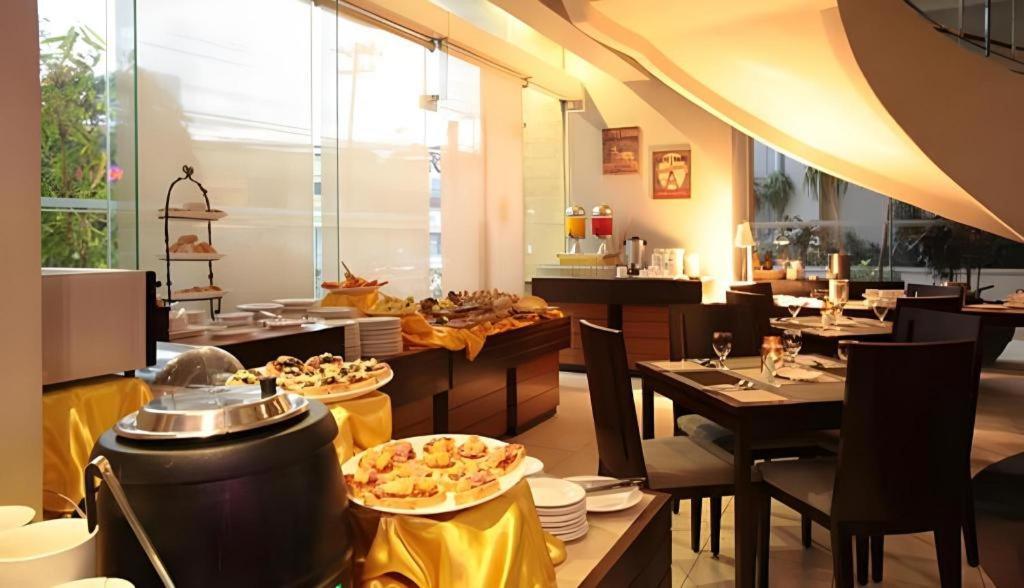 Lancaster Hotel Manila Mandaluyong Екстериор снимка
