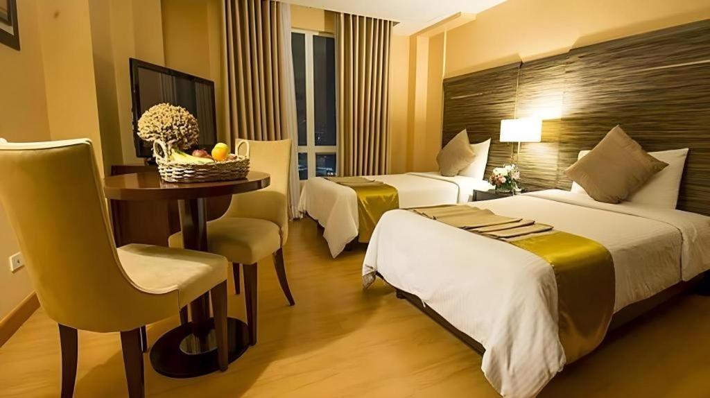 Lancaster Hotel Manila Mandaluyong Екстериор снимка