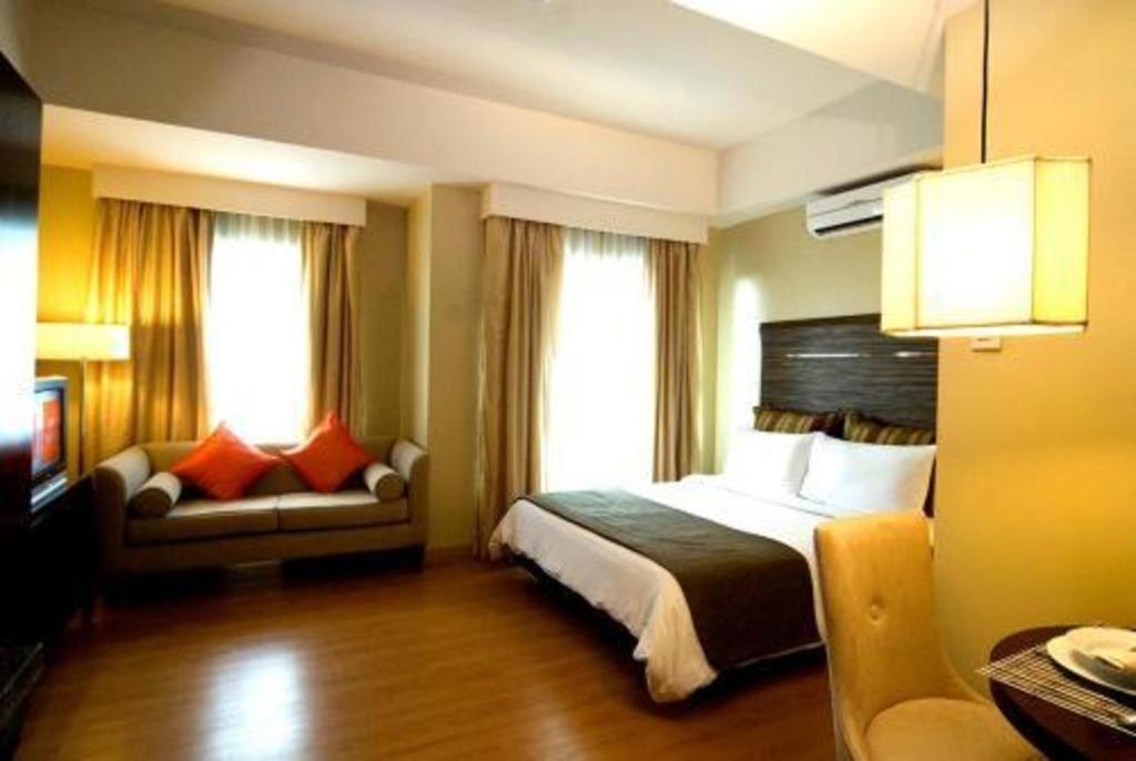 Lancaster Hotel Manila Mandaluyong Екстериор снимка