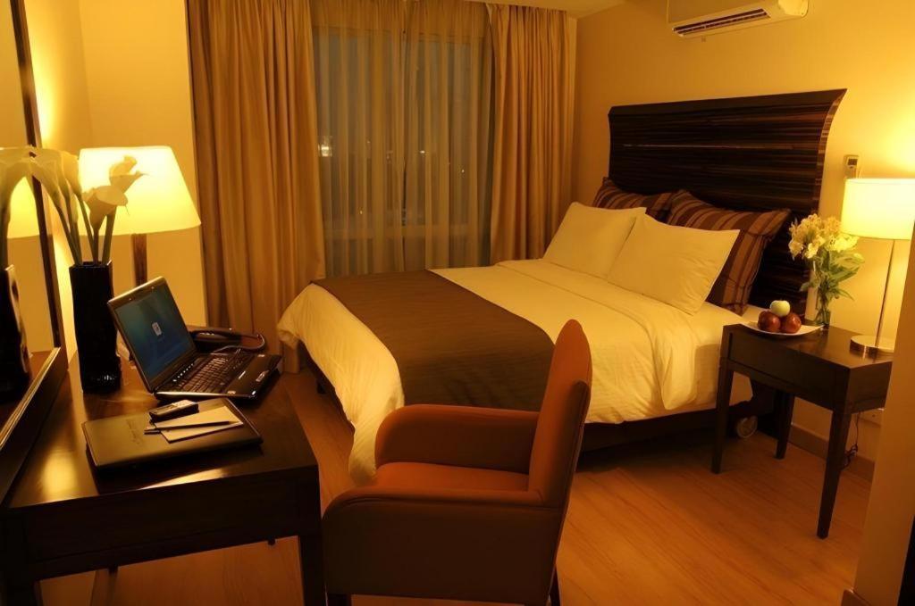 Lancaster Hotel Manila Mandaluyong Екстериор снимка