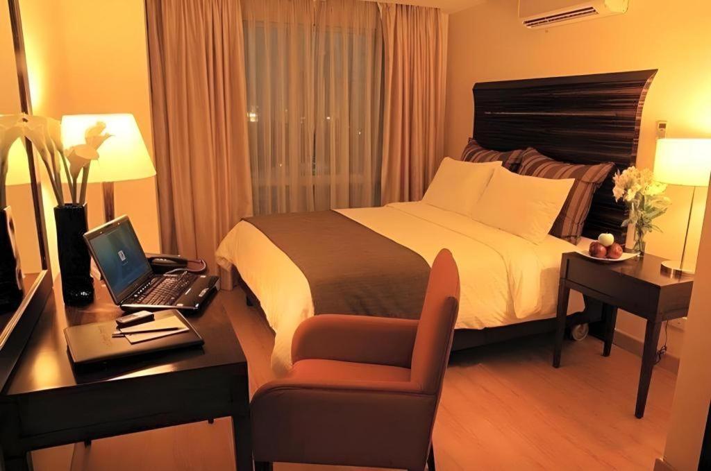 Lancaster Hotel Manila Mandaluyong Екстериор снимка