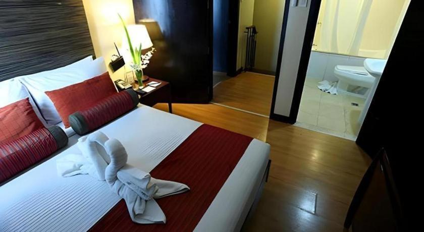 Lancaster Hotel Manila Mandaluyong Екстериор снимка